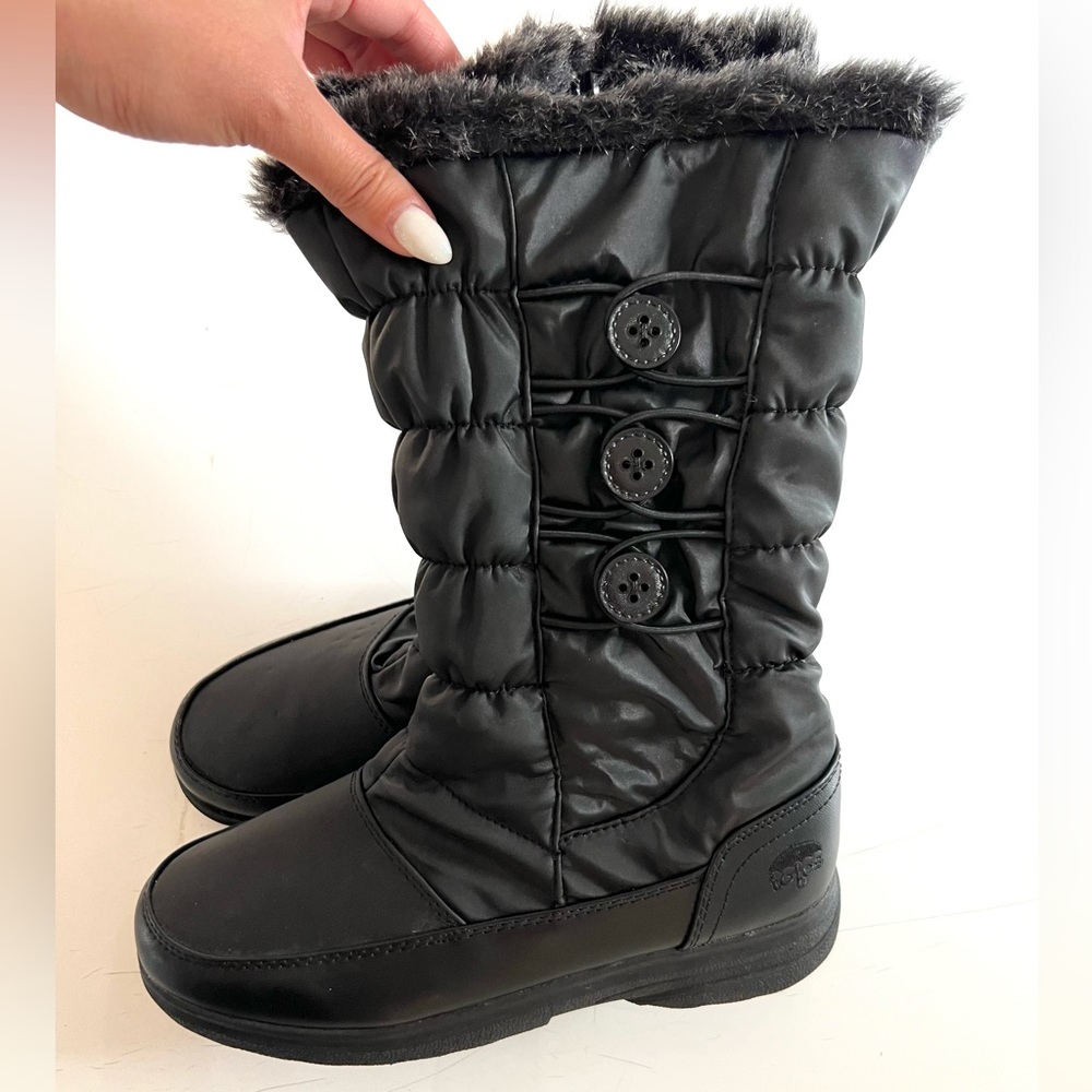Women’s Totes snow boots